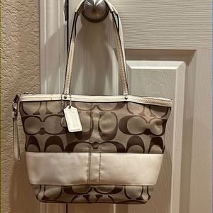 Coach signature canvas with leather trim medium size bag